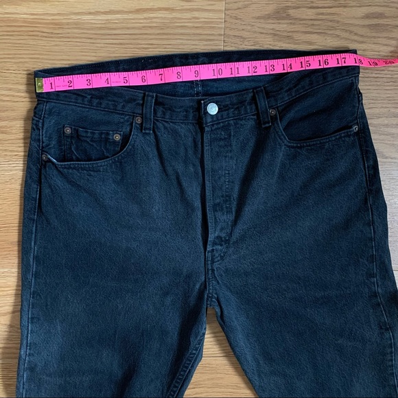 Vintage Levi’s 501 Straight Leg Button Fly Made In Canada - Picture 10 of 16